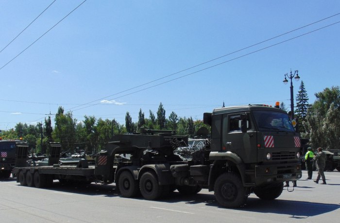 КАМАЗ 65225 С тралом