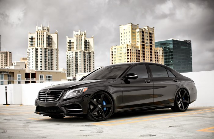 Черный Мерседес Бенц s550