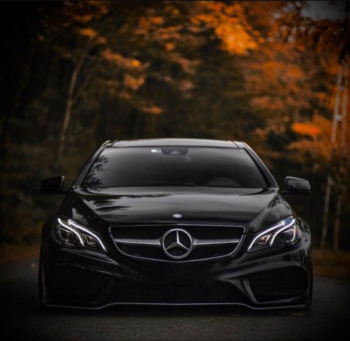 Мерседес-Бенц AMG 63 черный