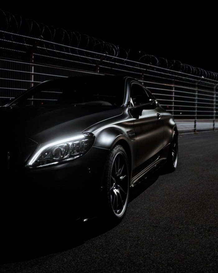 Мерседес c63 AMG В темноте