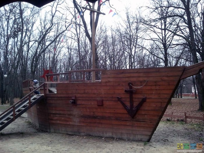 Беседка в виде корабля