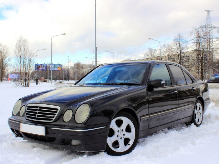 Мерседес 210 2000