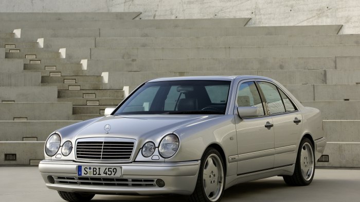 Мерседес Бенц 210 e класс