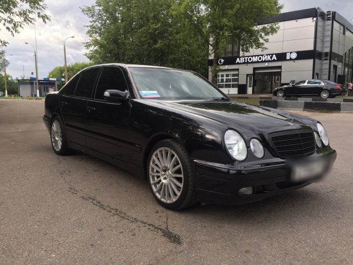 Мерседес 210 2001
