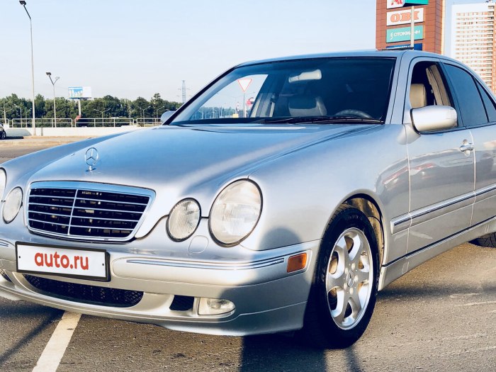 Mercedes Benz e320 w210
