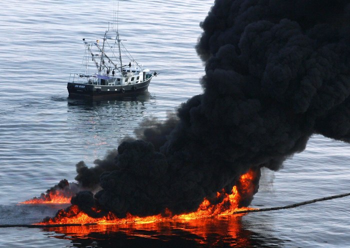 Экологическая катастрофа в море разлив нефти