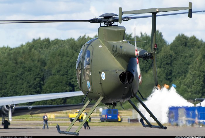 Hughes 500 вертолет