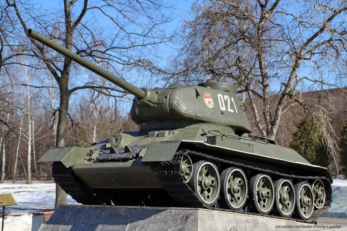 Обелиск 85 под