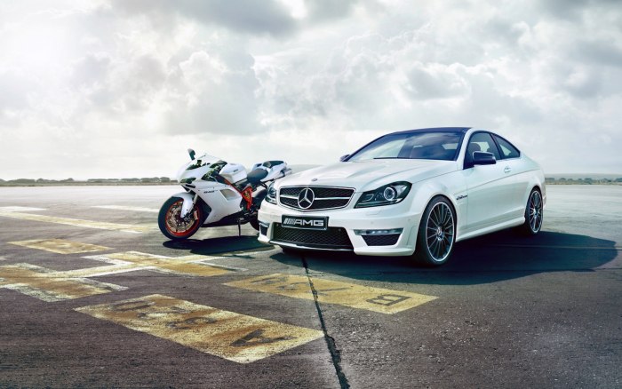 Мерседес-Бенц c63 AMG