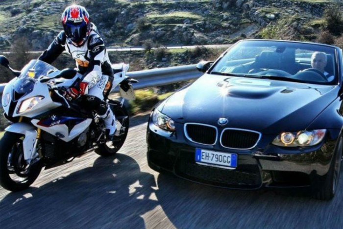 BMW мотоцикл и машина