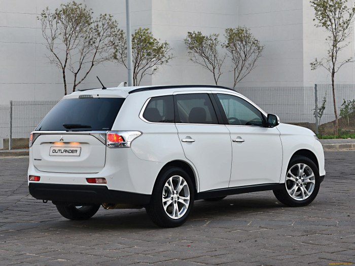 Mitsubishi Outlander XL 2014