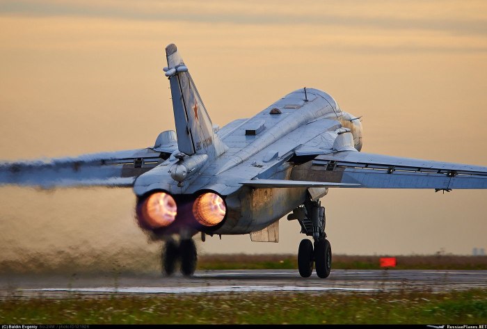Су24 самолет