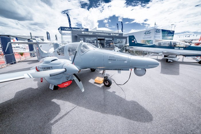Diamond 62 aircraft