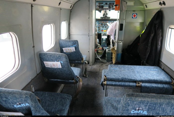 АН-28 пассажирский салон
