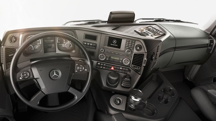 Mercedes 1840 Actros салон