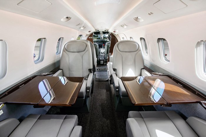 Piaggio p180 Avanti II салон