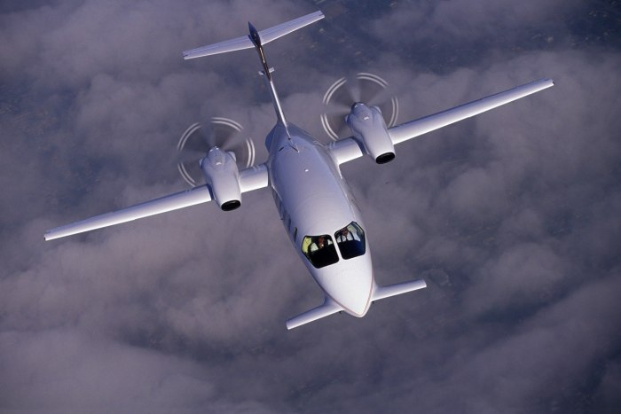 Самолет Piaggio p180 Avanti II