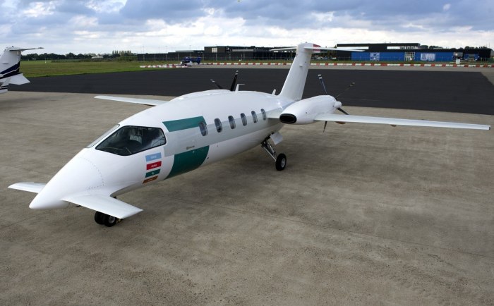Самолет Piaggio p180 Avanti II