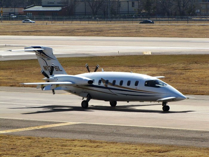 Самолет Piaggio p180 Avanti II