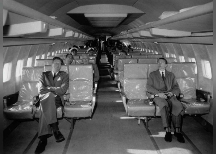 Boeing-707 (1954г).