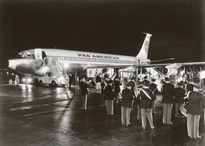 Самолет Боинг 707