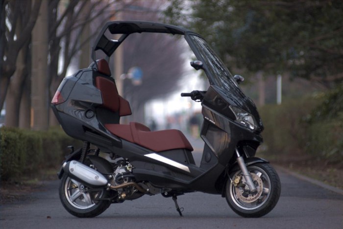Трёхколёсный максискутер Piaggio 400