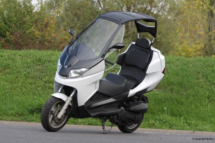 Трехколесный скутер 2010 Piaggio