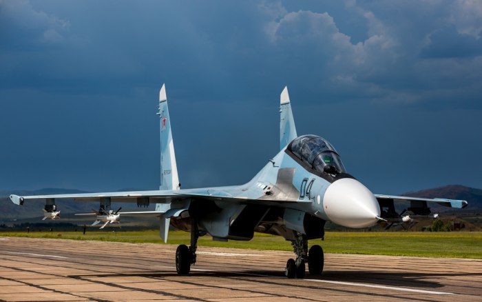 Истребитель Су-30см