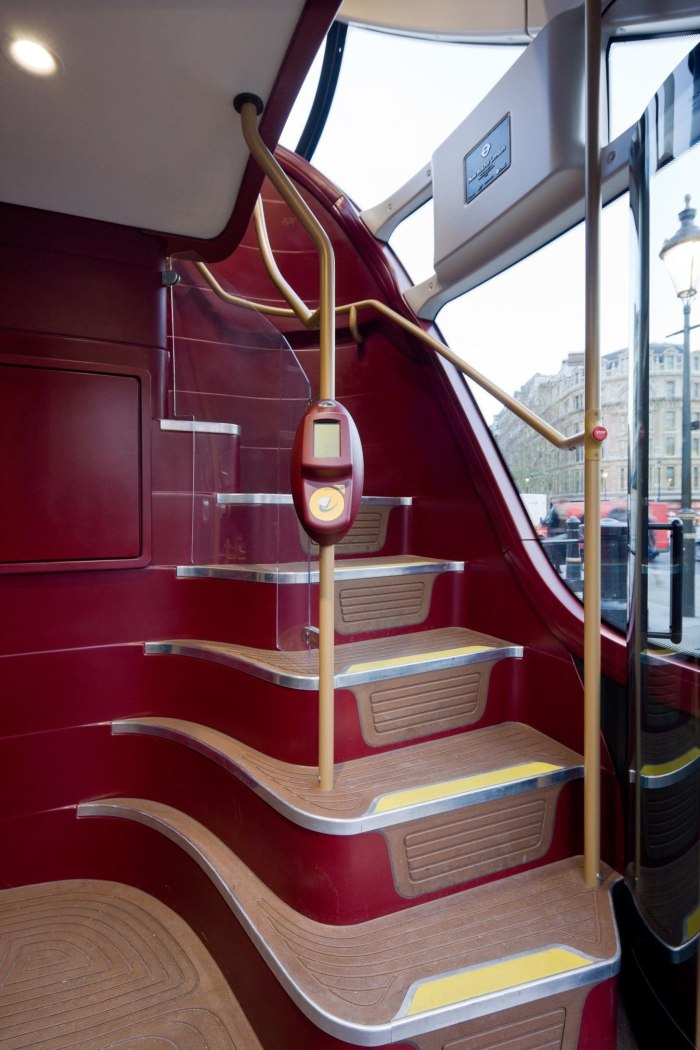 Автобус New Routemaster салон