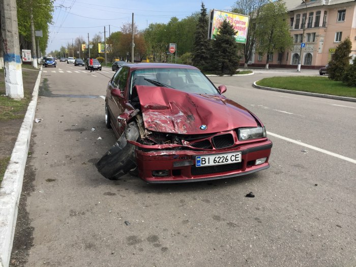 Разбитая BMW e36