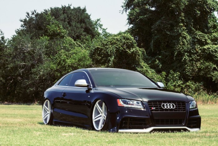 Машина Ауди s5