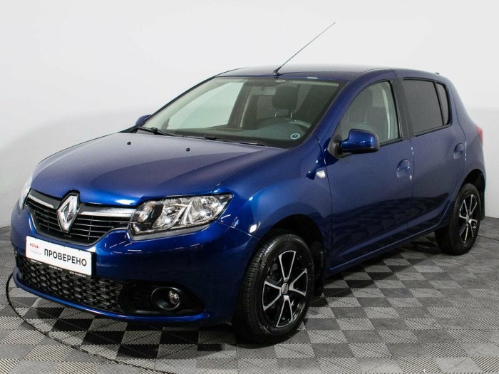 Renault Sandero 1