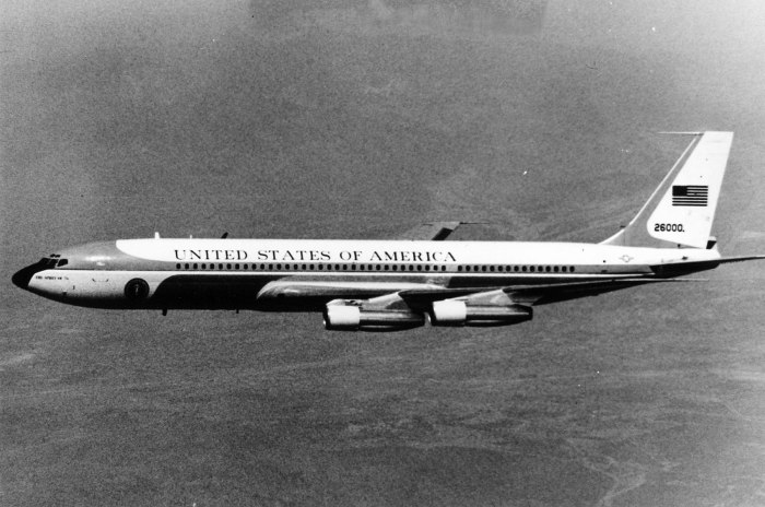 Боинг 707 Air Force 1