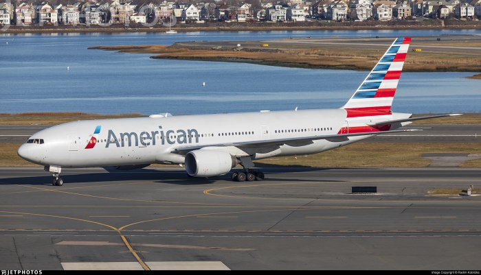 B772 самолет Red Wings