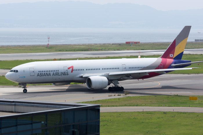 Boeing 777 Asiana Airlines