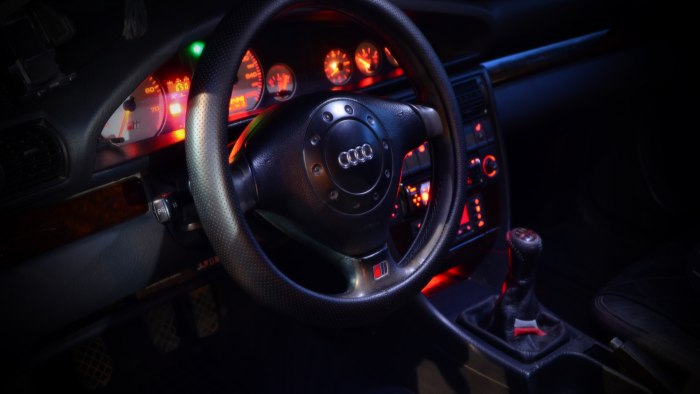 Audi a6 c4 салон ночью