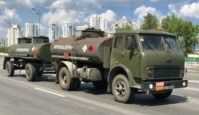 МАЗ 5334 топливозаправщик военный