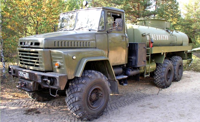 КРАЗ 260 военный бензовоз