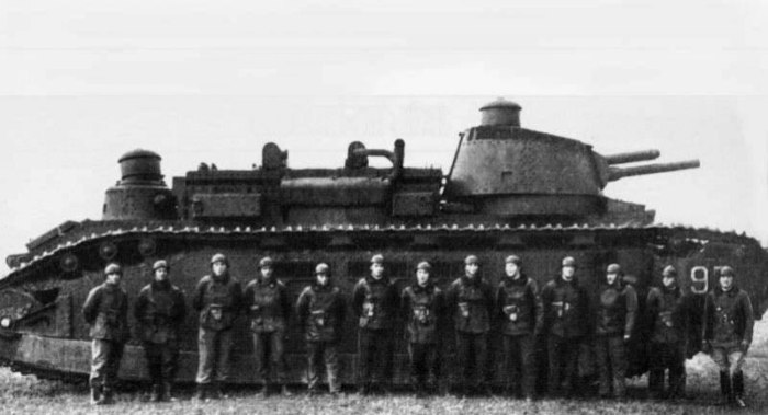 Французский танк гигант Char 2 c