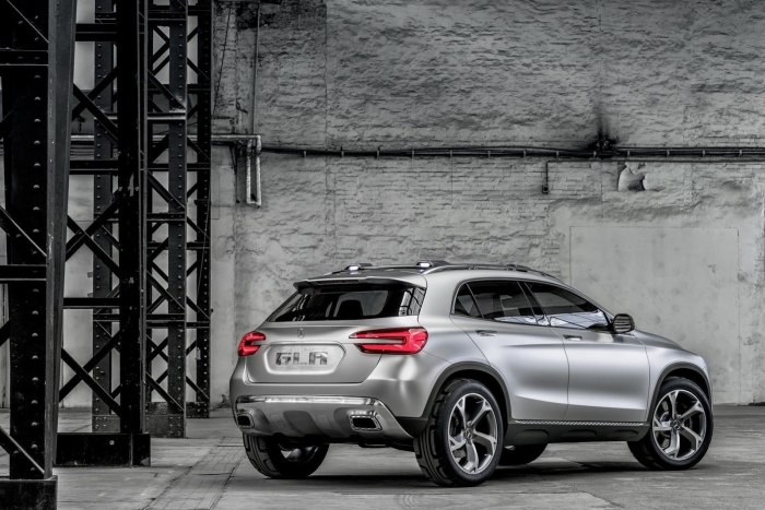 Мини кроссовер Мерседес GLA