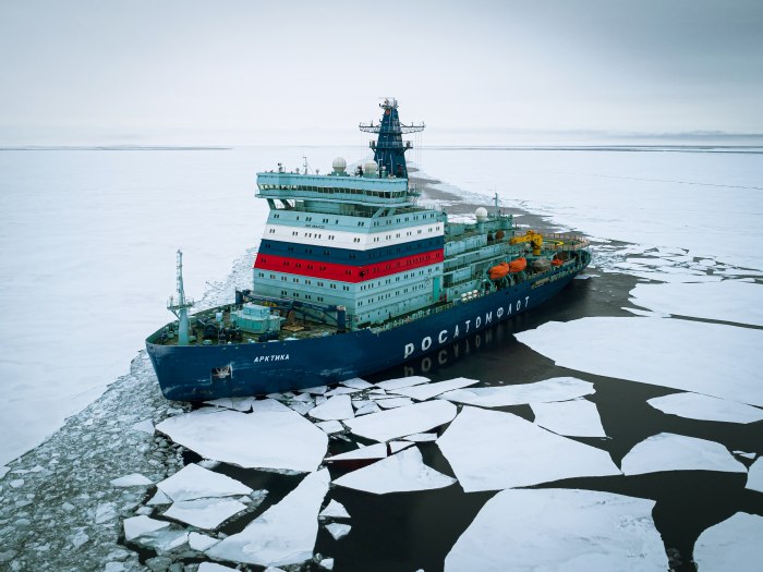 Ледокол Арктика проекта 22220 и Сибирь