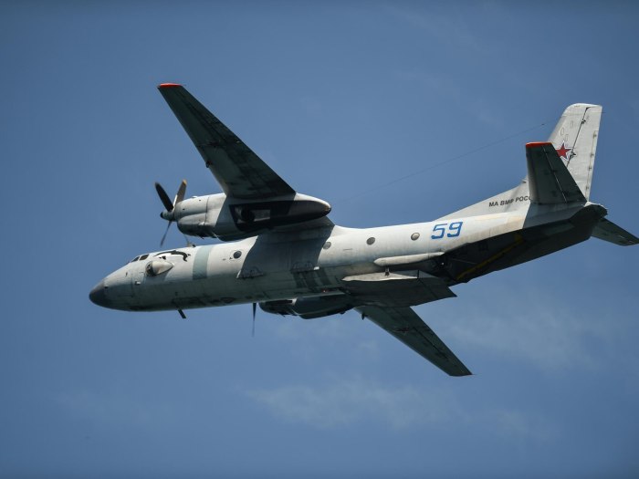 АН-26 военно-транспортный самолёт