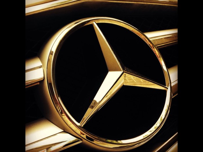 Mercedes значок
