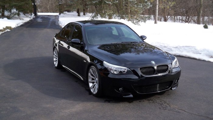 BMW m5 e60 черная