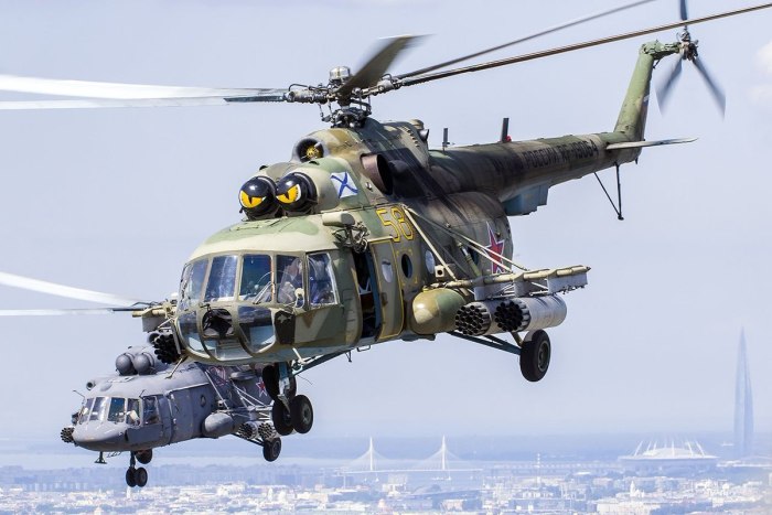 Военный вертолет