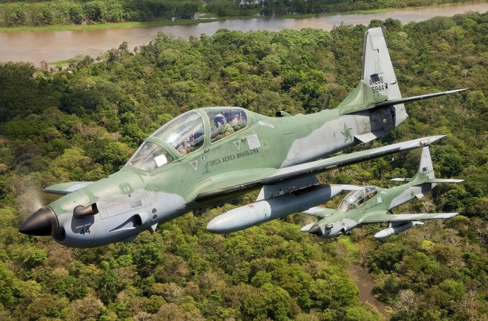 Турбовинтовой Штурмовик Embraer EMB-314 super Tucano