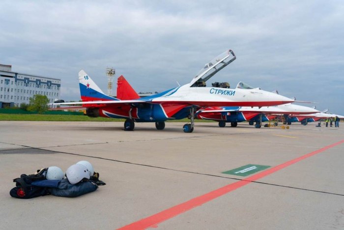 Стрижи пилотажная группа в Кемерово