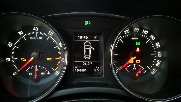 Skoda Fabia 2 приборная панель