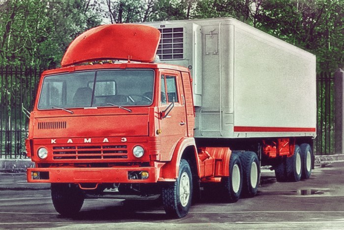 КАМАЗ С полуприцепом ОДАЗ 9772