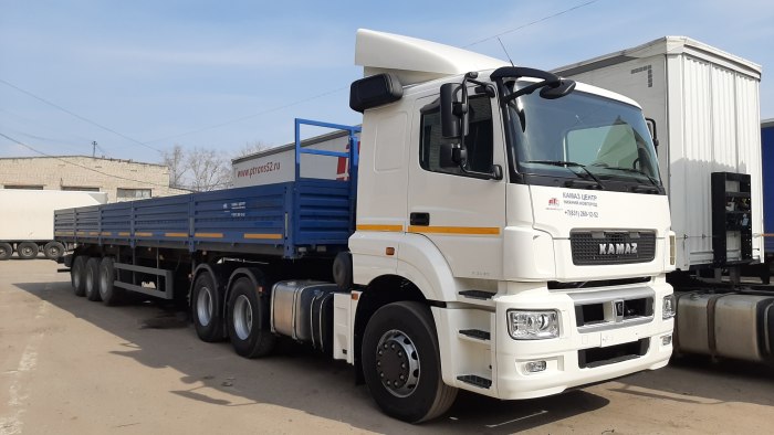Тягач КАМАЗ 65206